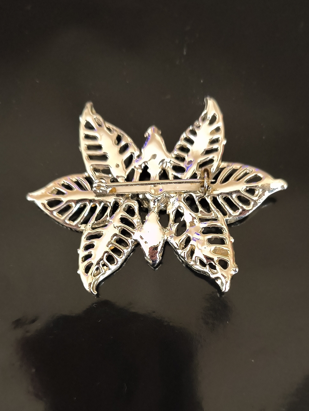Set Of 3 Brooches - Picture 5 of 7